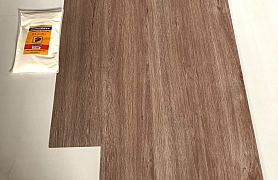 Sàn nhựa keo riêng  H09