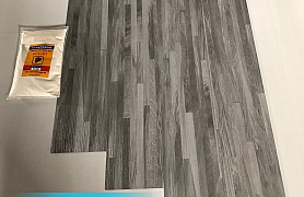 Sàn nhựa keo riêng  H12