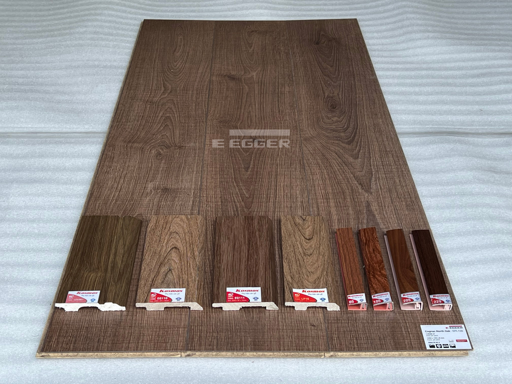 PHỤ KIỆN SÀN GỖ EGGER  EPL100 – EG111-8MM