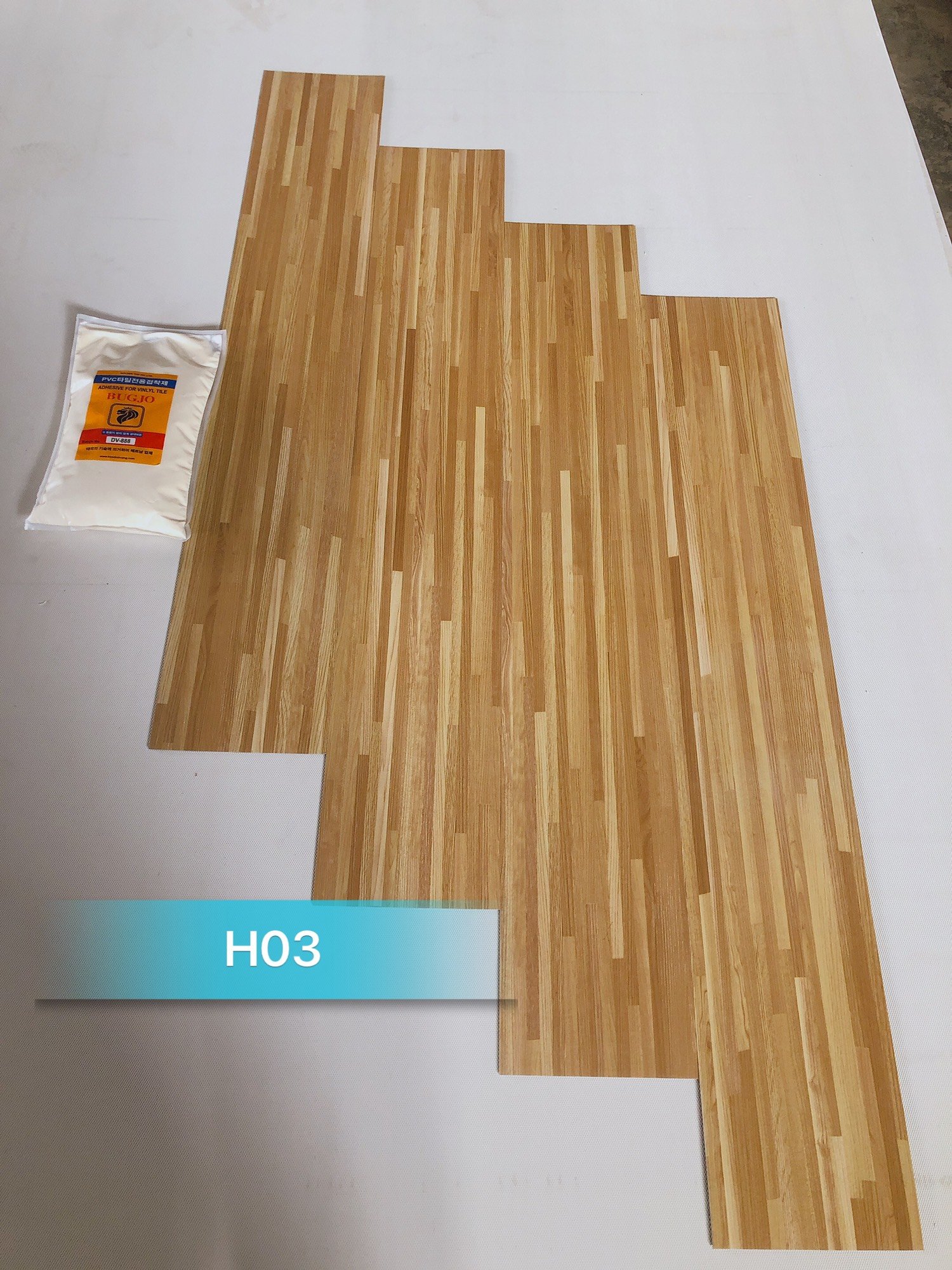 Sàn nhựa keo riêng  H03