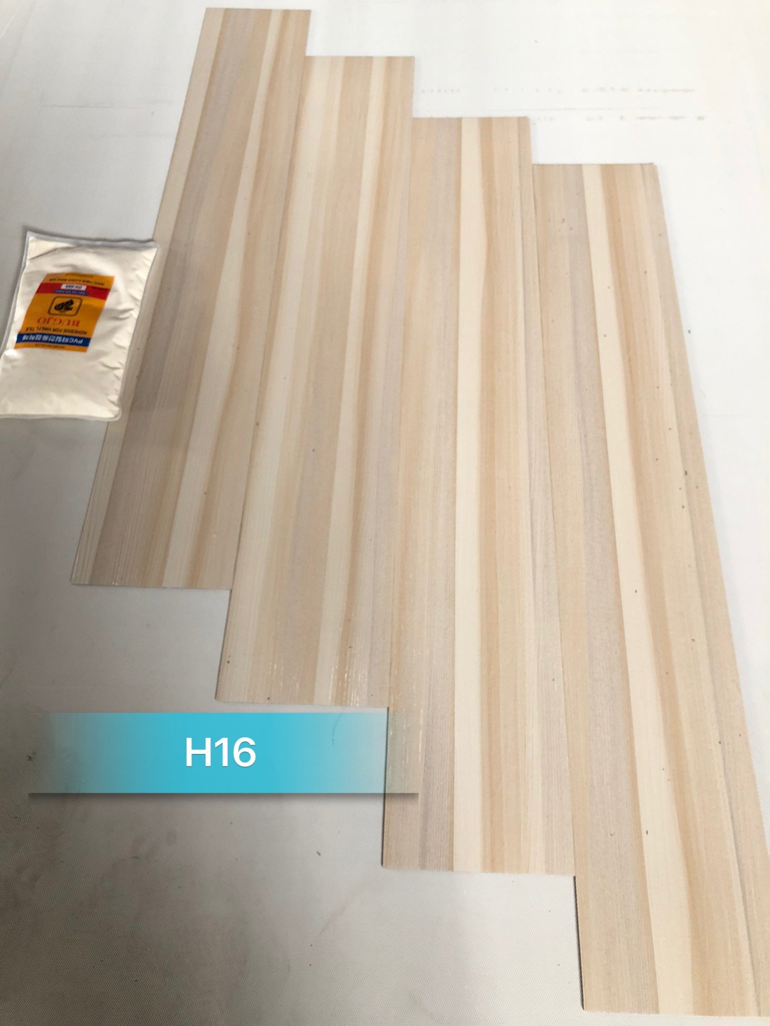 Sàn nhựa keo riêng  H16